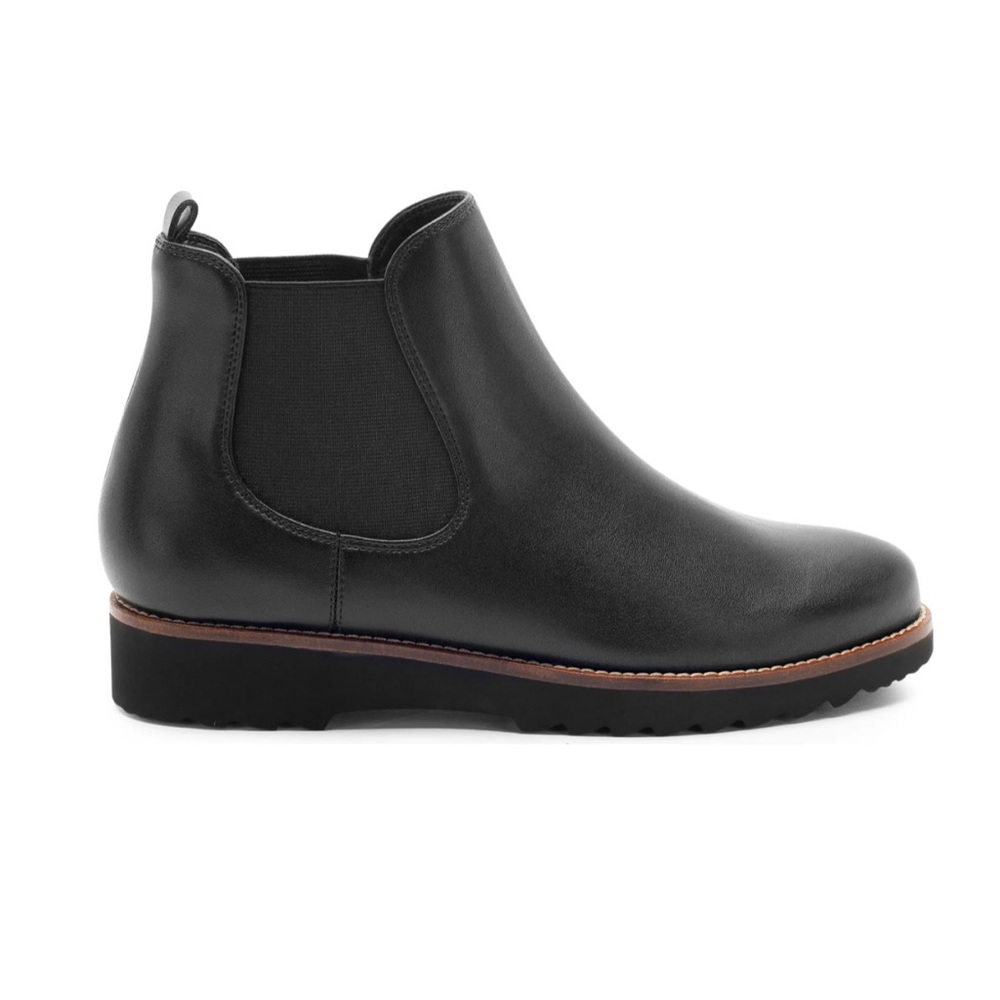 Blondo Women’s Roman Waterproof Chelsea Booties